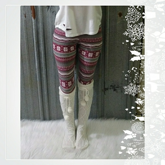 Knee High Cable Knit Boot Socks - Picture 2 of 4